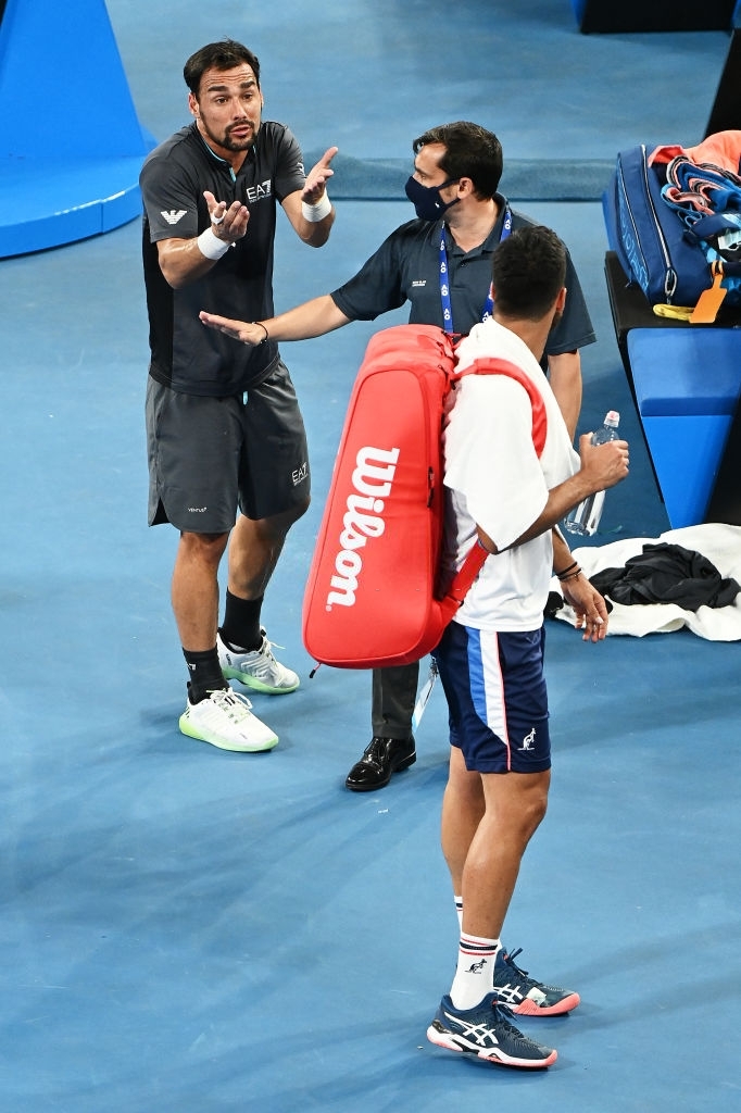 Ngày thi đấu thứ 4 Australian Open: &quot;Địa chấn&quot; ngay ở vòng 2, Nadal bị fan giơ ngón tay thối - Ảnh 6.