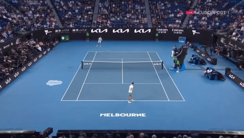 Novak Djokovic &quot;hủy diệt&quot; Medvedev để lần thứ 9 vô địch Australian Open - Ảnh 2.