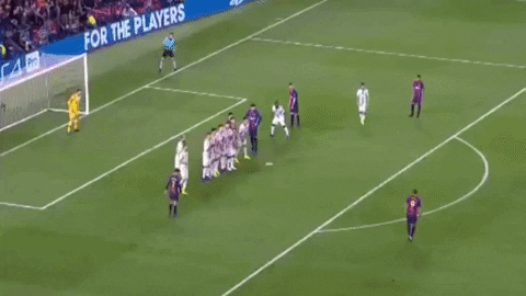 Juventus ôm hận khi không bố trí người nằm chắn hàng rào đá phạt - Ảnh 3.