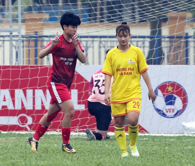 U19 nữ Phong Phú Hà Nam chịu án phạt nặng khi làm gián đoạn trận đấu tại giải U19 nữ Quốc gia 2021 - Ảnh 1.