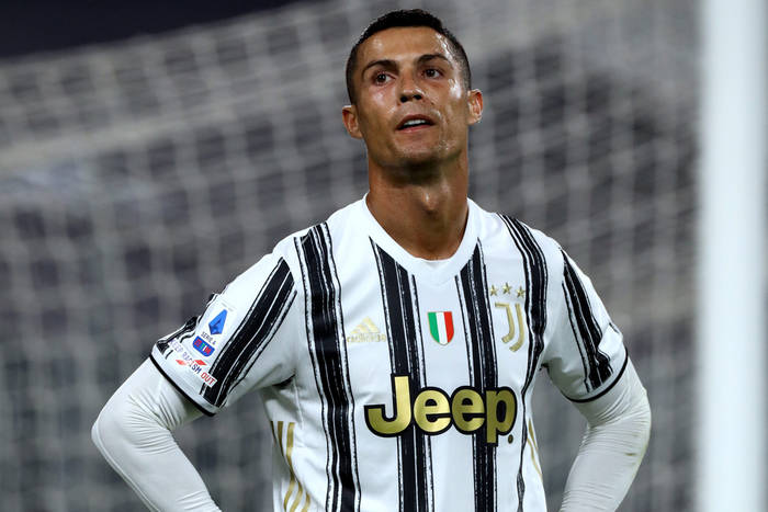 Tiết lộ sốc: Cristiano Ronaldo &quot;cáu kỉnh và cô lập&quot; với các đồng đội ở Juventus - Ảnh 1.