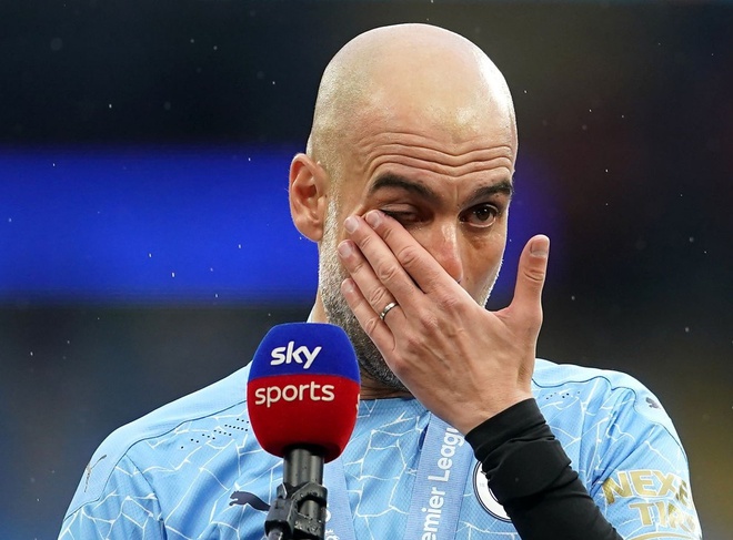 Pep Guardiola khóc như mưa sau trận đấu khi phóng viên nhắc đến cậu học trò cưng - Ảnh 2.
