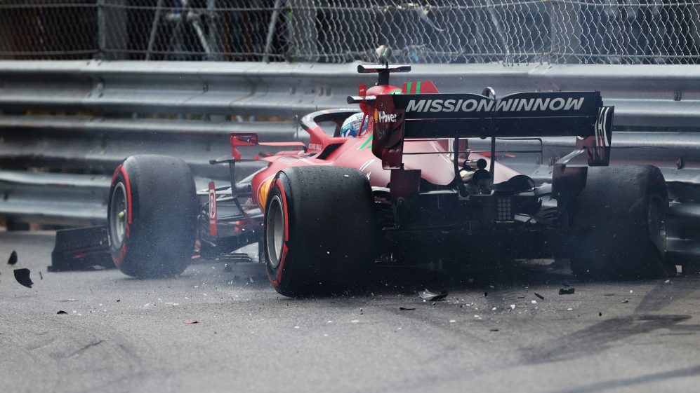 Charles Leclerc bất ngờ bị loại trước giờ xuất phát của Monaco Grand Prix - Ảnh 1.