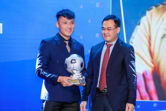 Hồ Văn Ý, thủ thành &quot;ờ mây zing&quot; giúp Futsal Việt Nam giành vé đến World Cup 2021 - Ảnh 2.
