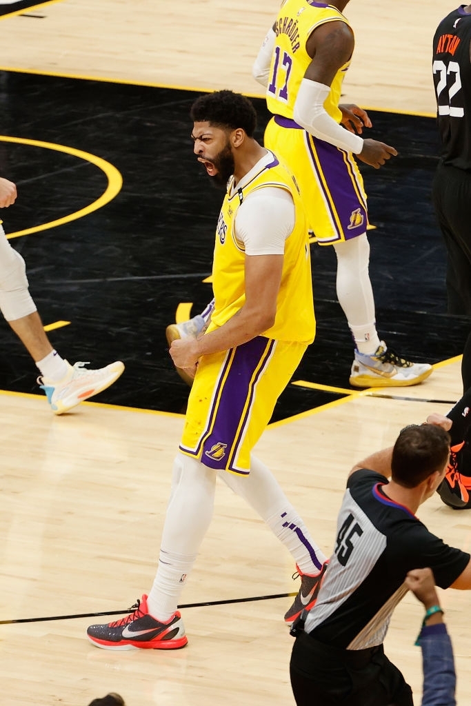 LeBron James khẳng định bản lĩnh nhà vua, đưa Los Angeles Lakers hồi sinh trước Phoenix Suns - Ảnh 3.