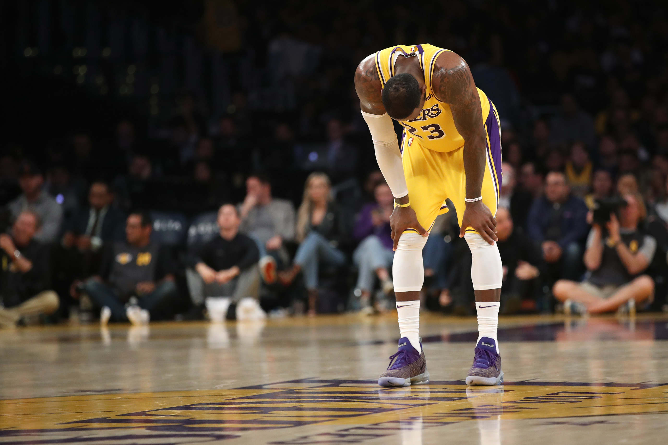 NBA Play-in 2021: LeBron James dẫn đầu làn sóng phản đối