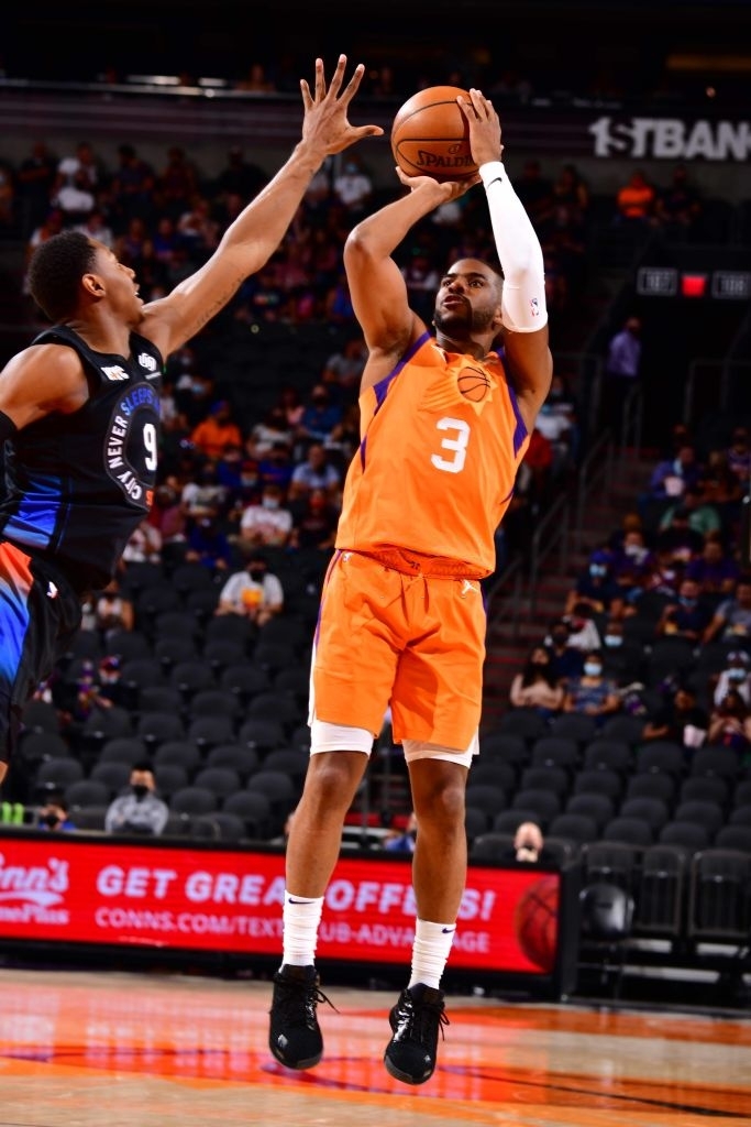 Đánh mất khái niệm “turn over”, Chris Paul dẫn dắt Phoenix Suns tới thắng lợi - Ảnh 1.