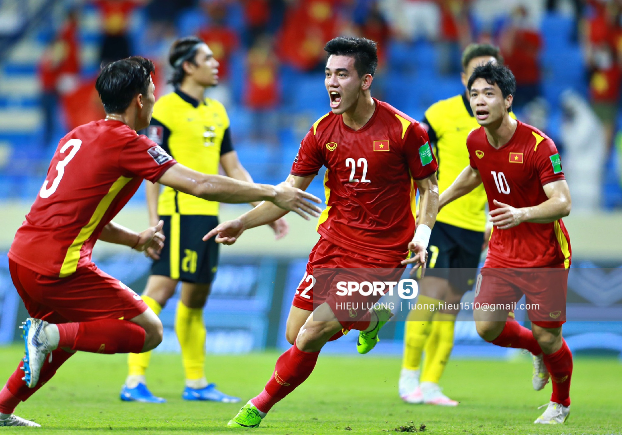 Khoảnh khắc Tiến Linh ghi bàn đưa U23 Việt Nam vào chung kết bóng đá nam