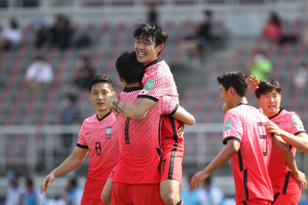 Son Heung-min động viên Eriksen sau khi ghi bàn mang niềm vui đến hàng triệu fan Việt Nam - Ảnh 3. Son Heung-min động viên Eriksen sau khi ghi bàn mang niềm vui đến hàng triệu fan Việt Nam - Ảnh 3.