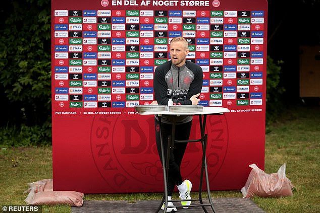 Đồng đội tuyển Đan Mạch kể lại chuyến thăm Eriksen: &quot;Tôi hạnh phúc khi thấy cậu ấy cười và nói chuyện&quot; - Ảnh 2.