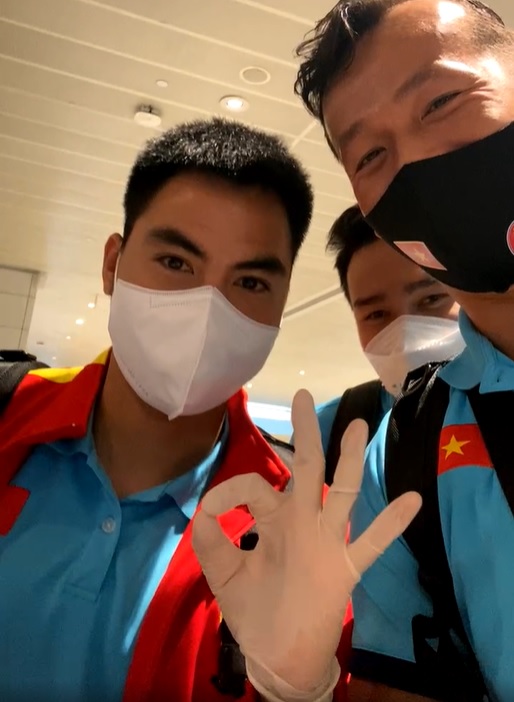 Đội tuyển Việt Nam về nước sau vòng loại World Cup 2022: Toàn đội check-in tại khu riêng, bảo đảm an toàn tuyệt đối - Ảnh 1.