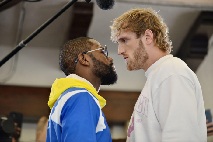 Trực tiếp Floyd Mayweather vs Logan Paul: Đại chiến độc nhất vô nhị của làng quyền Anh - Ảnh 2.