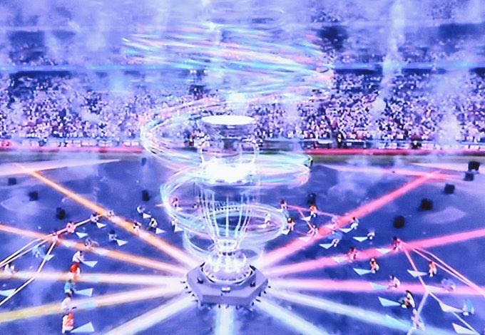 Lễ bế mạc Euro 2020: Máy bay phản lực bay qua sân Wembley, mãn nhãn công nghệ thực tế ảo - Ảnh 8.