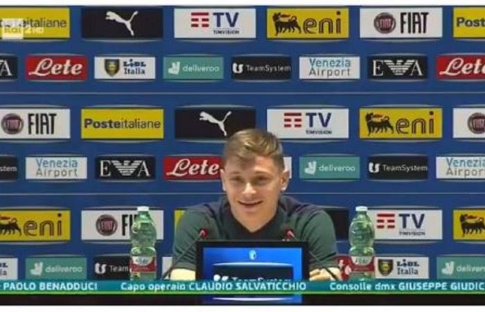 Tiền vệ tuyển Ý trả lời hài hước sau câu hỏi đỉnh cao Toán học của nữ phóng  viên 