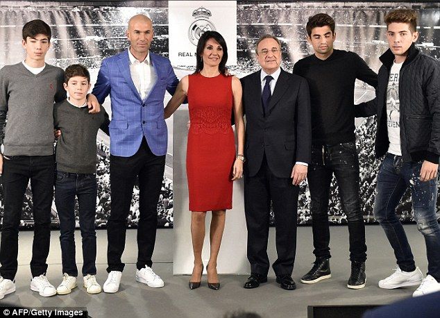 Con trai Zidane báo hại đội nhà: Ăn thẻ đỏ, chịu penalty ngay đầu trận vì sai lầm kép ngớ ngẩn - Ảnh 3.