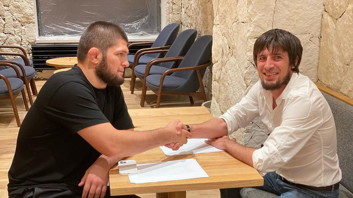 Quản lý xác nhận Khabib chưa ký hợp đồng thi đấu cho đội bóng của Nga - Ảnh 1.