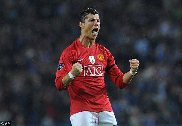 Manchester United trả góp mua Ronaldo - Ảnh 3.