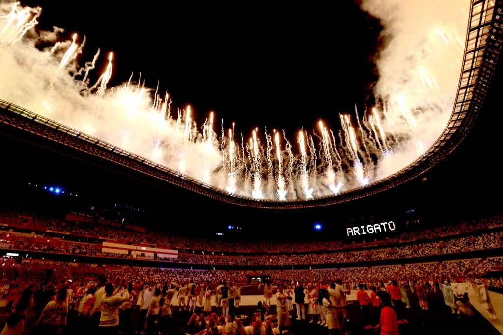 Nổi hết da gà trước màn trình diễn Dòng sông ngân hà huyền ảo trong lễ bế mạc Olympic 2020 - Ảnh 13.
