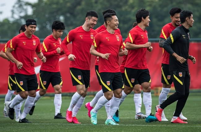 Tuyển Trung Quốc chuẩn bị có 2 trận giao hữu tại UAE trước khi đối đầu tuyển Việt Nam - Ảnh 2.