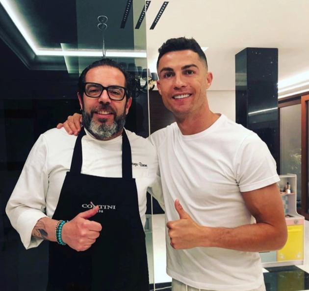 Dàn sao MU từ bỏ thói quen chiều chuộng bản thân bằng đồ ngọt vì sợ Ronaldo - Ảnh 2. Dàn sao MU từ bỏ thói quen chiều chuộng bản thân bằng đồ ngọt vì sợ Ronaldo - Ảnh 2.