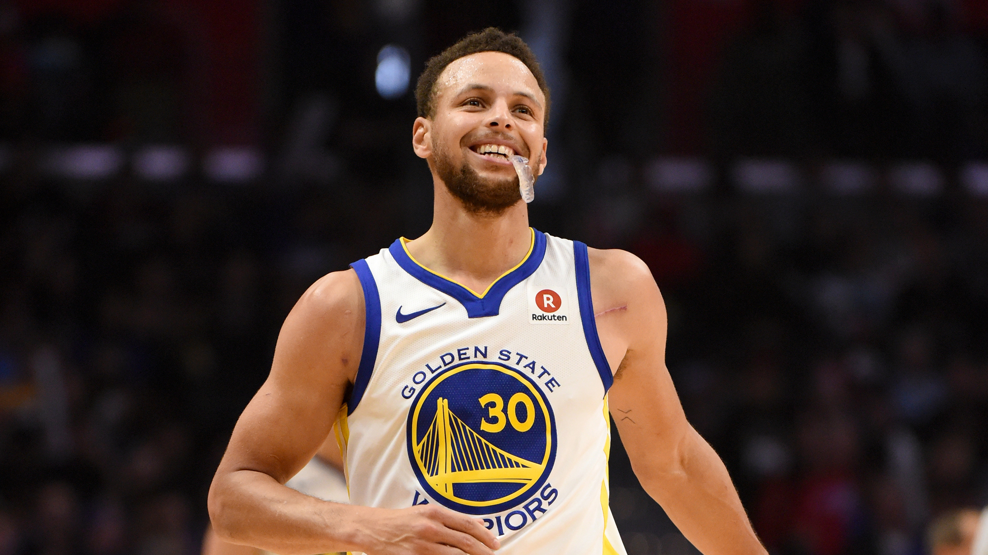 Stephen Curry: Reach beyond famous three-point shots - News