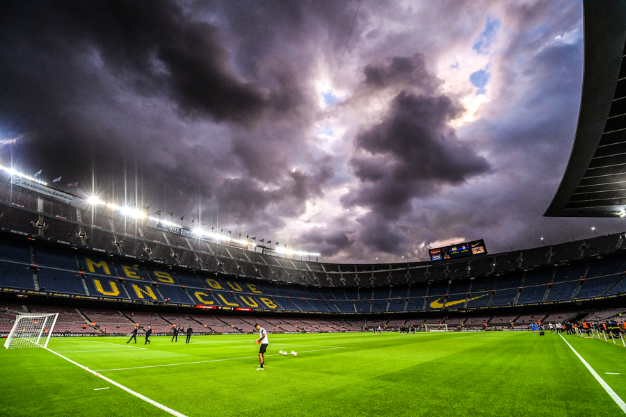 Bầu trời đen kịt bủa vây Camp Nou, Barcelona lại gây thất vọng tràn trề - Ảnh 3.