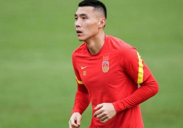 Cầu thủ Trung Quốc thừa nhận không bận tâm đến đội tuyển Việt Nam, tự tin trước trận đấu - Ảnh 1.