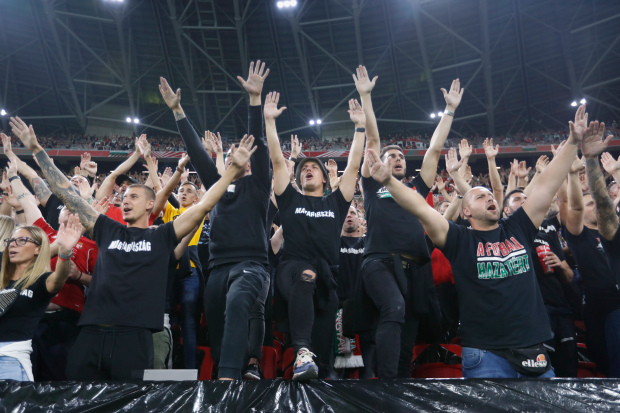 FIFA sẽ xem xét hình phạt dành cho Hungary