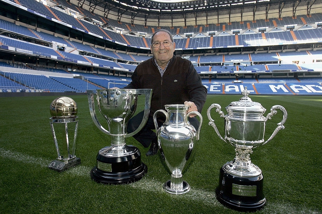 Huyền thoại & chủ tịch danh dự Real Madrid Paco Gento qua đời