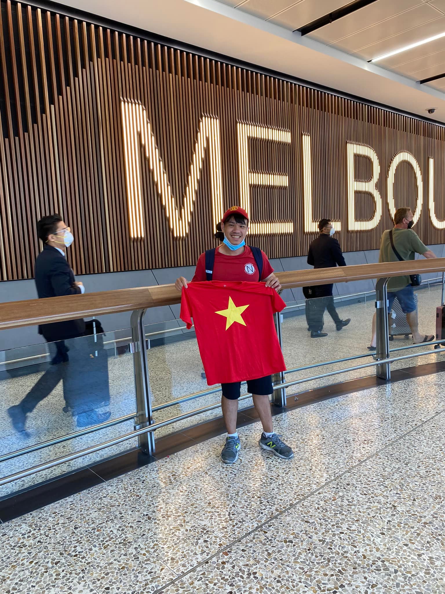 CĐV đặc biệt được chụp ảnh với đội tuyển Việt Nam tại Australia - Ảnh 7.