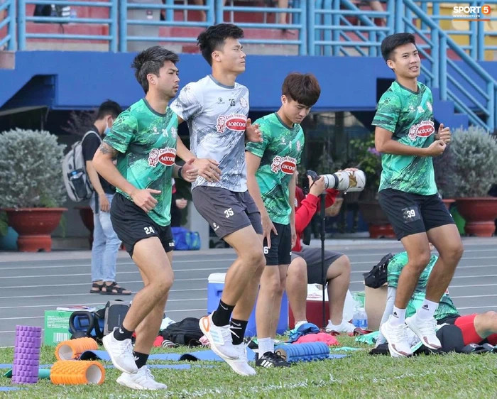 CLB TP.HCM chia tay Lee Nguyễn, &quot;trả&quot; Phan Thanh Hậu về HAGL trước thềm V.League 2022 - Ảnh 1.