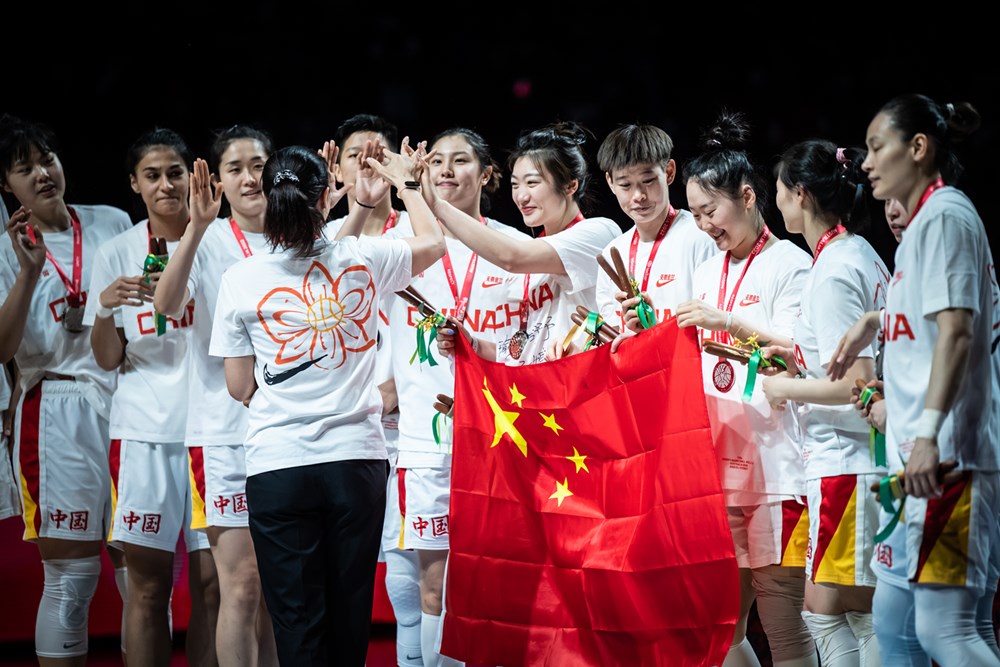 Thắng cách biệt Trung Quốc, tuyển Mỹ giành Huy chương vàng giải vô địch bóng rổ nữ thế giới 2022 - Ảnh 1.