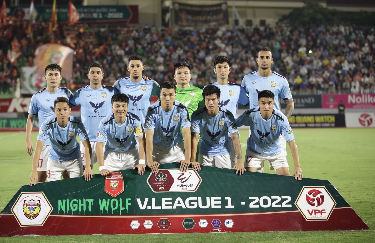 Kết quả V-League 2022: Phan Văn Đức khiến TP.HCM chôn chân nơi đáy bảng - Ảnh 1.
