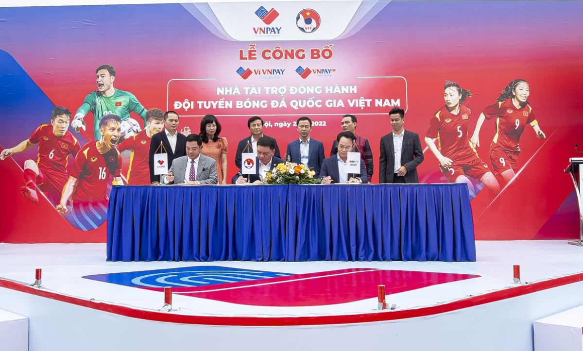 VNPAY ký kết hợp tác với VFF, đồng hành cùng các đội tuyển bóng đá quốc gia Việt Nam - Ảnh 1.