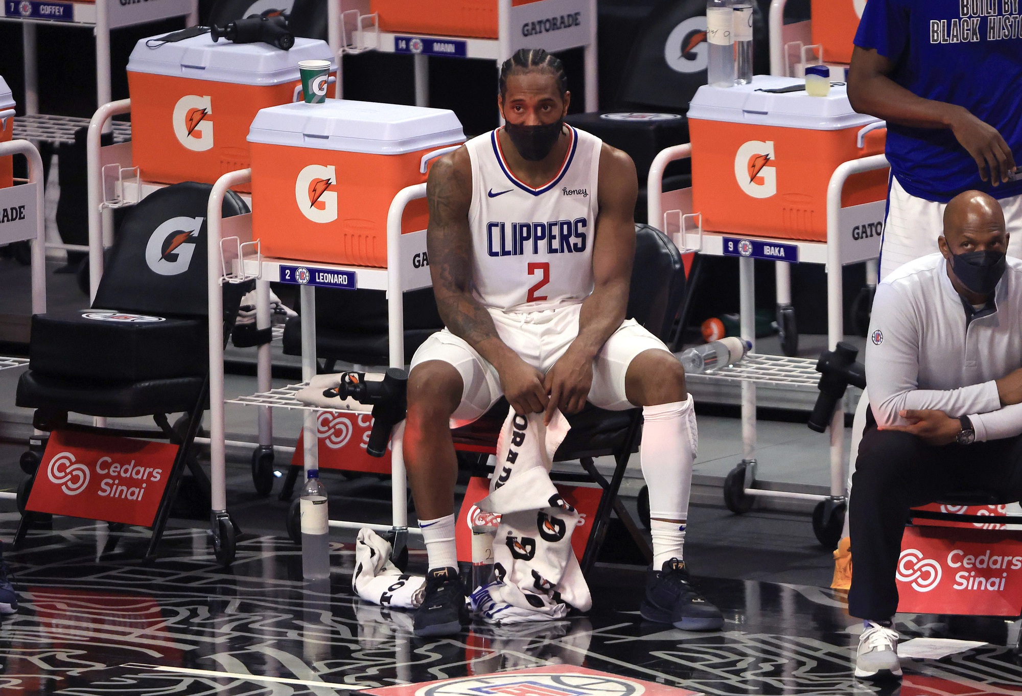 Kawhi Leonard có phải phi vụ lãng phí của LA Clippers trong giấc mơ chinh phục NBA? - Ảnh 2.
