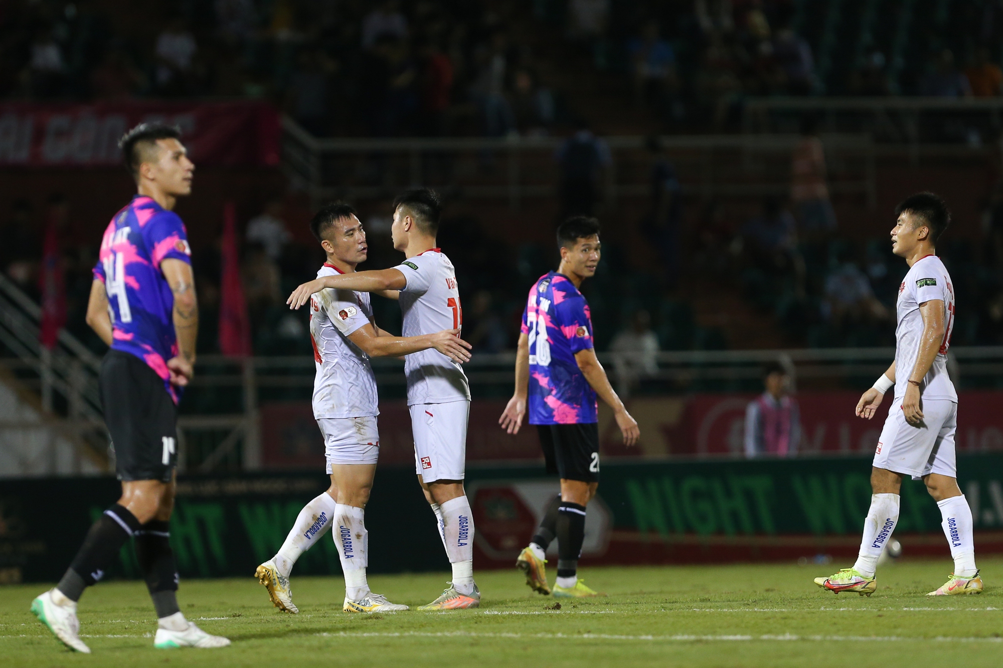 HLV CLB Hải Phòng nói gì khi tạm vượt Hà Nội dẫn đầu V.League 2022 - Ảnh 2.
