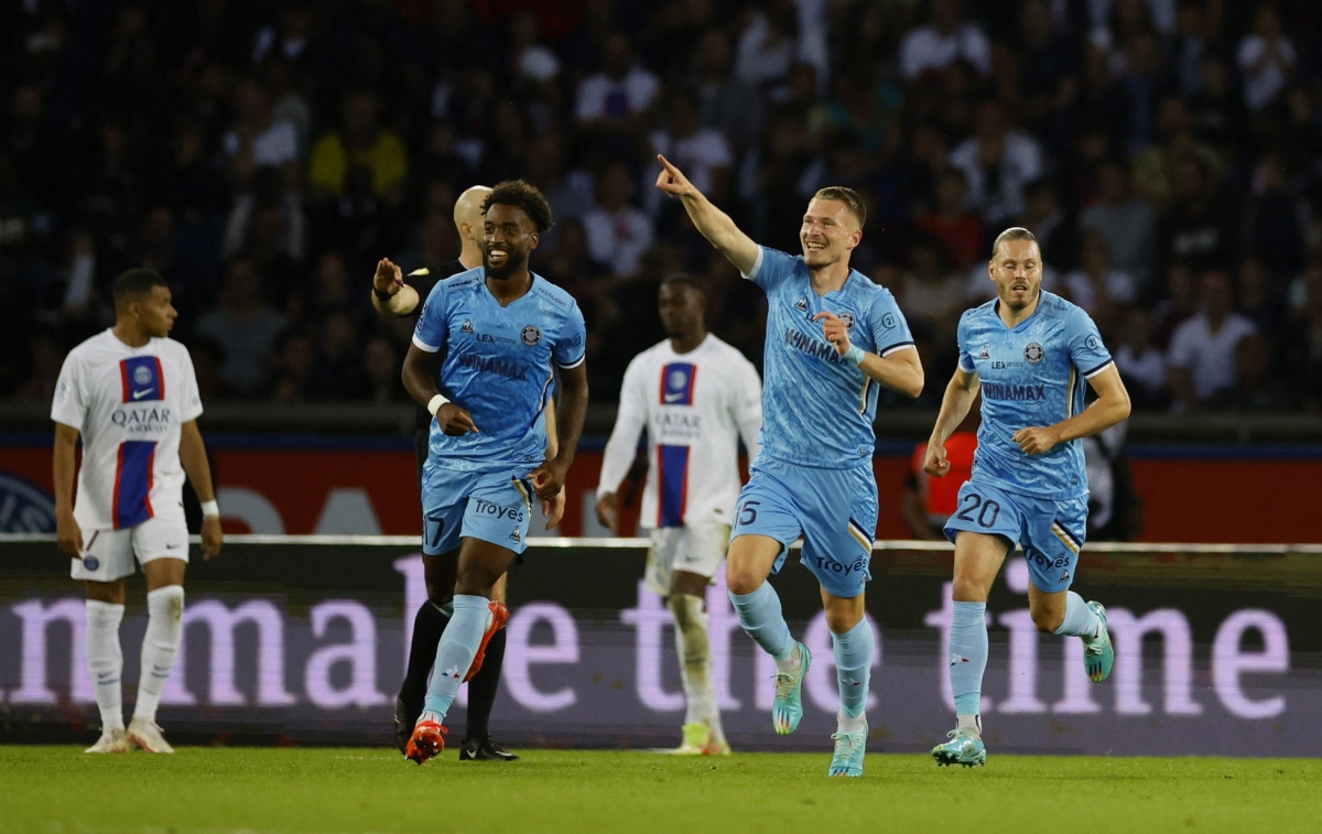 Messi - Neymar - Mbappe đồng loạt ghi bàn, PSG thắng nghẹt thở Troyes - Ảnh 9.