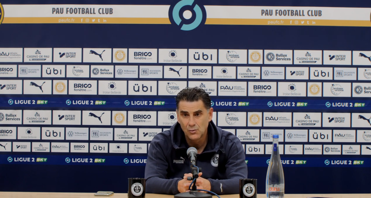 Pau FC quyết thắng đội nghiệp dư, HLV trưởng cứng rắn: 'Nếu muốn ra sân, cầu thủ phải chiến đấu' - Ảnh 1.