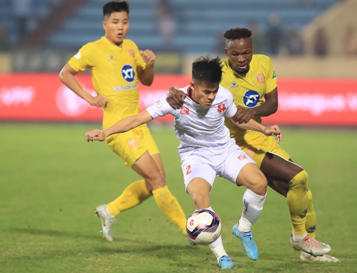 Hà Nội FC áp sát ngôi vương V-League, Nam Định và Sài Gòn FC chờ chung kết ngược - Ảnh 2.