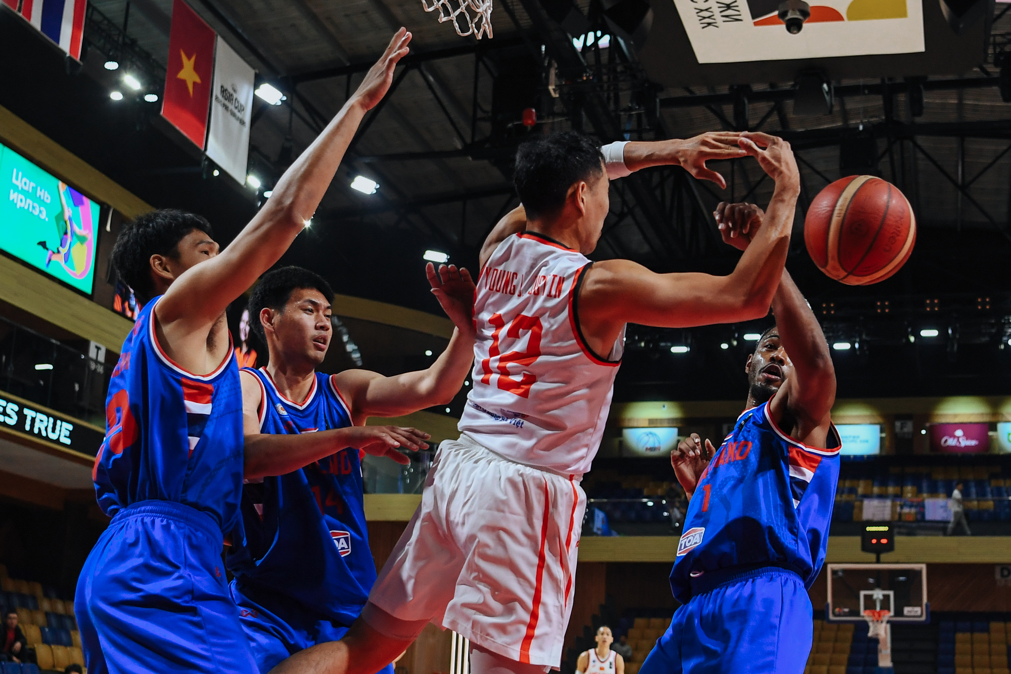 Đụng độ Thái Lan ở FIBA Asia Cup 2025, tuyển bóng rổ Việt Nam không tạo nên bất ngờ - Ảnh 3.