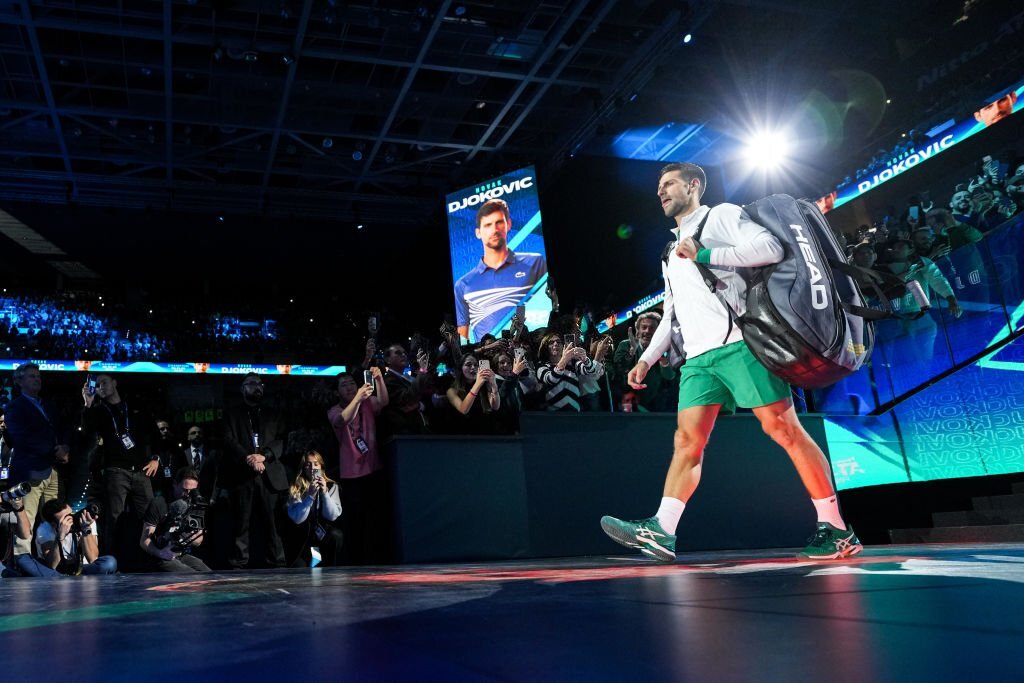 Djokovic nối dài mạch thắng trước Tsitsipas, khởi đầu thuận lợi ở ATP Finals - Ảnh 1.
