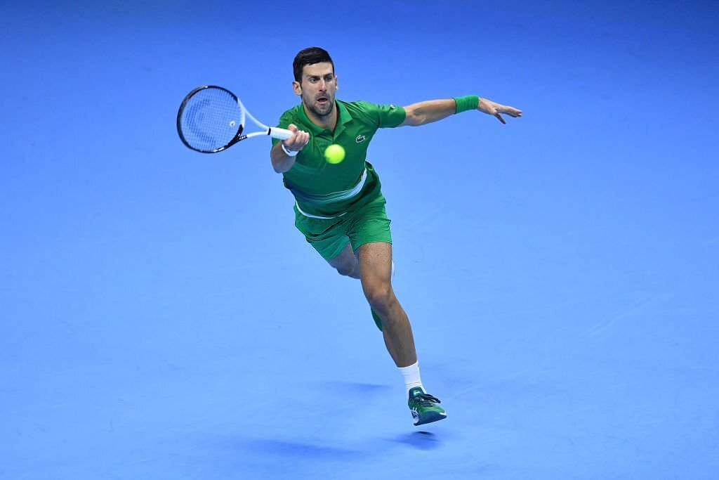 Djokovic nối dài mạch thắng trước Tsitsipas, khởi đầu thuận lợi ở ATP Finals - Ảnh 4.