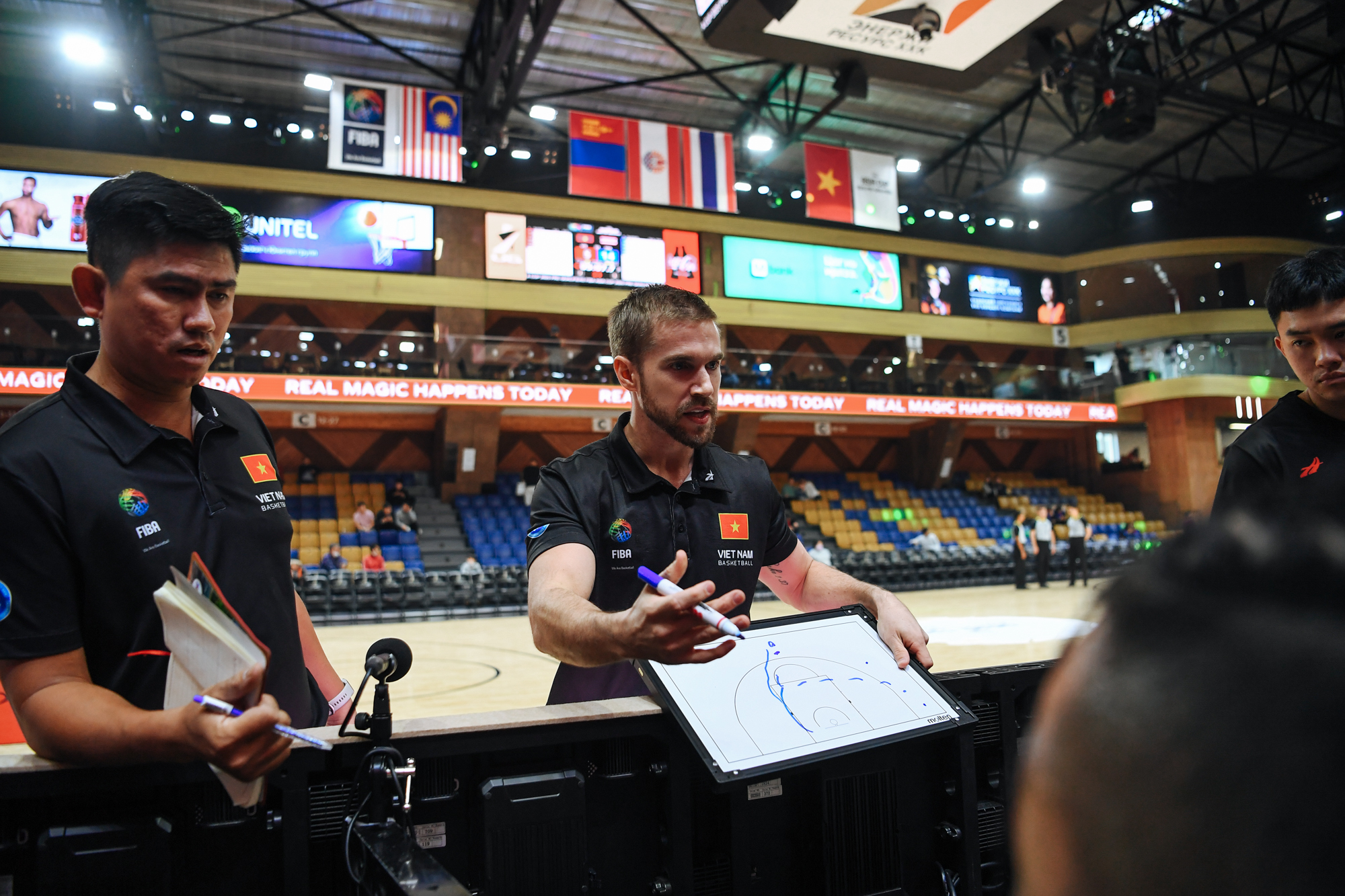 Kết thúc hành trình tại FIBA Asia Cup 2025, thầy trò HLV tuyển bóng rổ Việt Nam hé lộ đích đến tiếp theo - Ảnh 2.