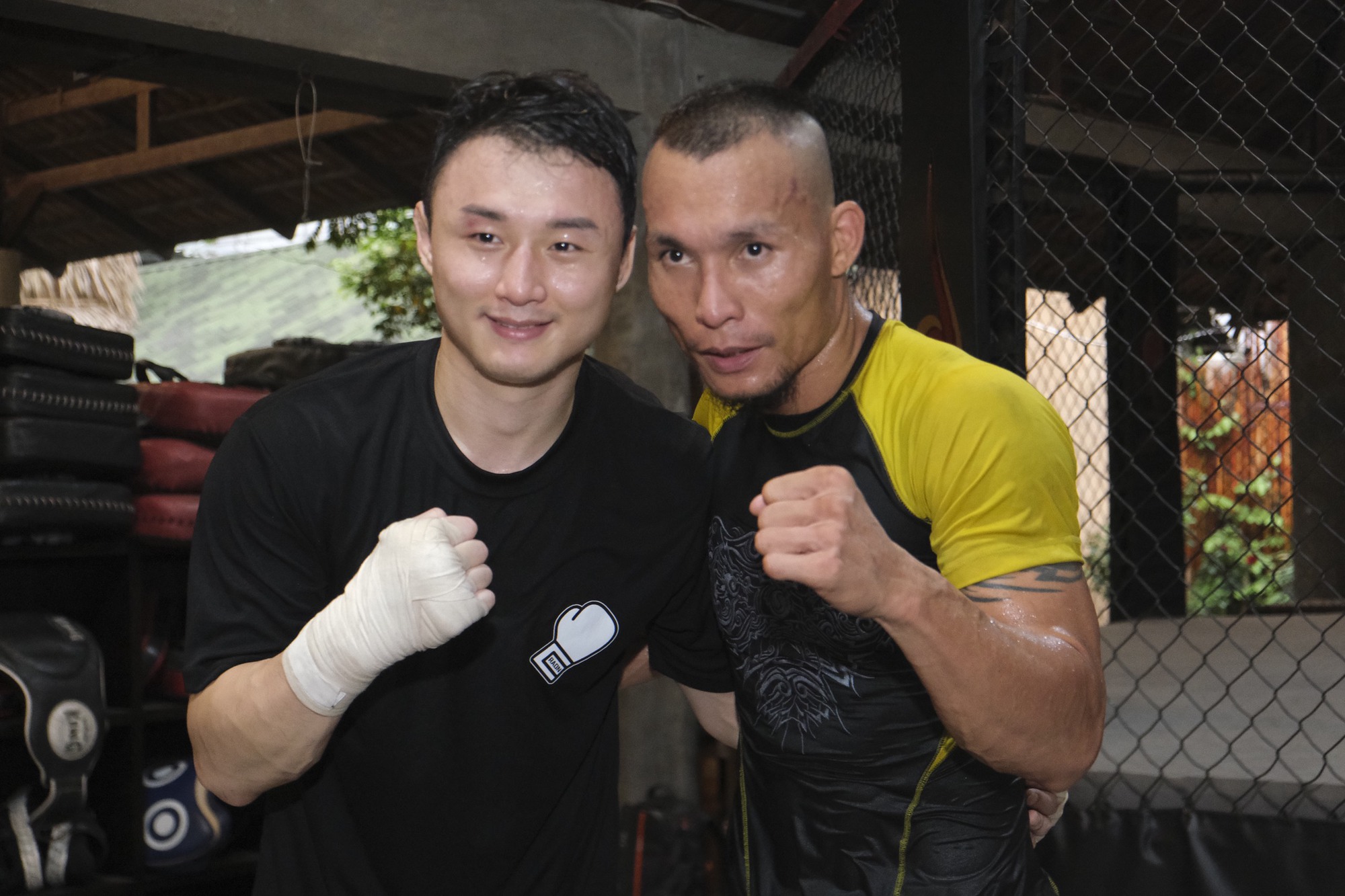 Ngôi sao UFC Hàn Quốc đến thăm võ đường MMA lâu đời nhất Việt Nam - Ảnh 1.