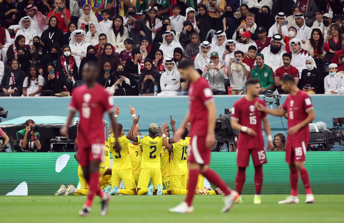 Vì sao Qatar thua trận khai mạc World Cup 2022? - Ảnh 1.