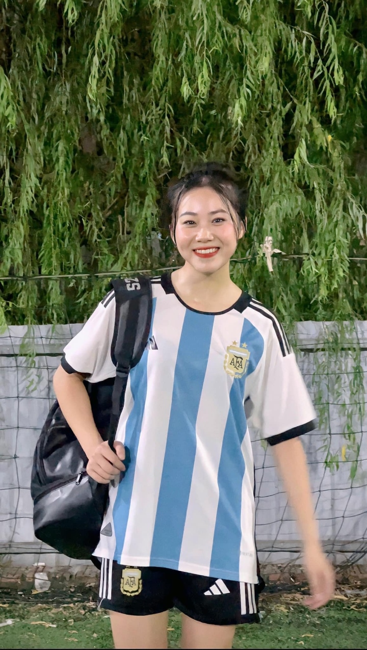 Nàng fan Messi cổ vũ cho Argentina tại Nóng cùng World Cup 2022 - Ảnh 3.