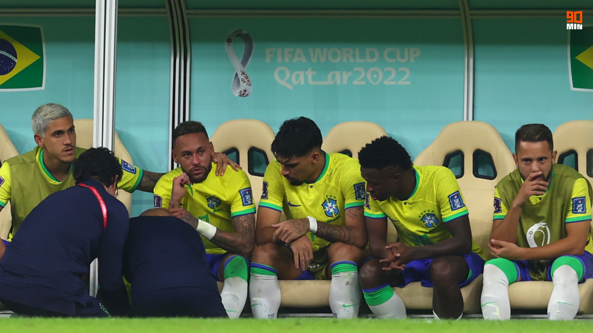 Neymar bật khóc vì chấn thương, mắt cá chân sưng vù - Ảnh 5.