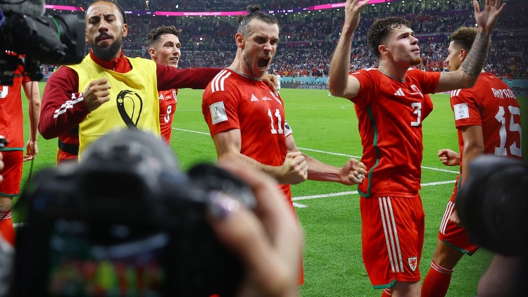 Gareth Bale mờ nhạt, Iran thắng Xứ Wales trong trận cầu điên rồ - Ảnh 16.