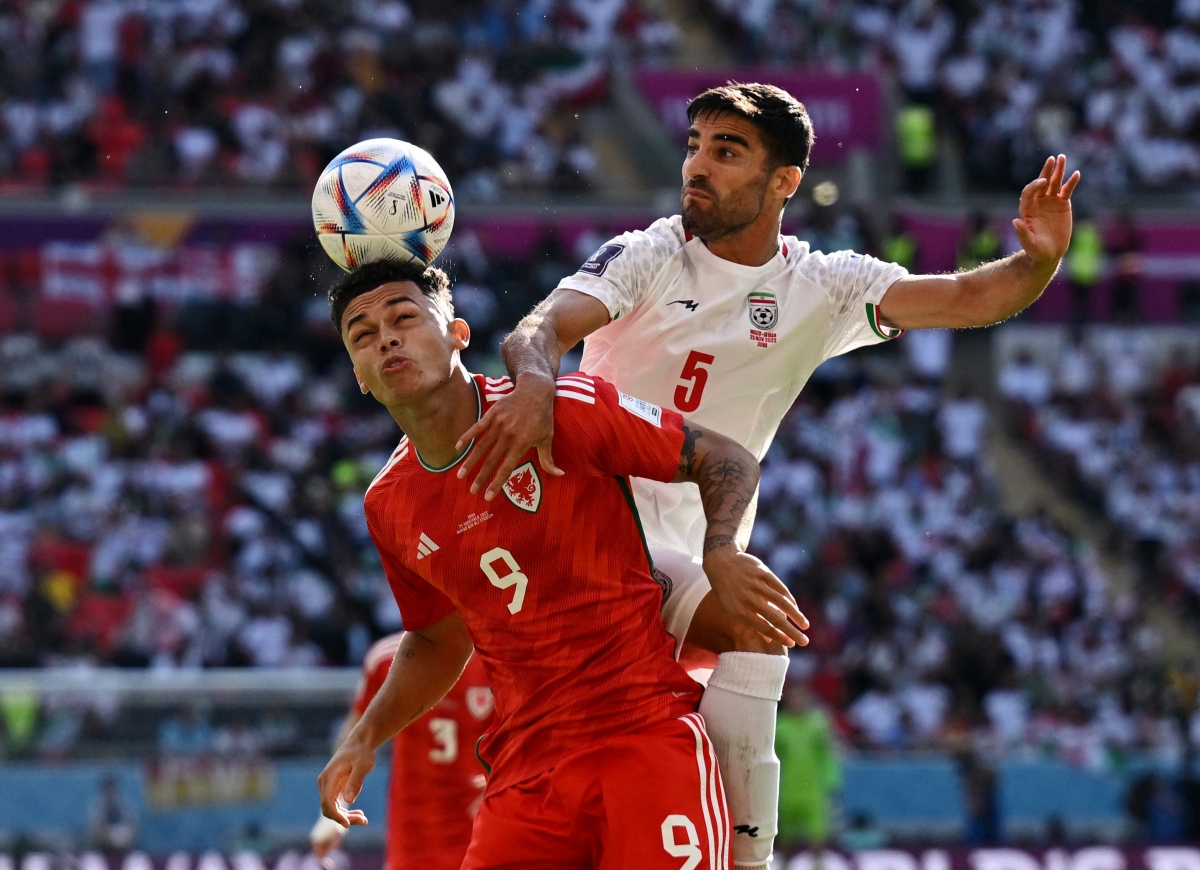 Gareth Bale mờ nhạt, Iran thắng Xứ Wales trong trận cầu điên rồ - Ảnh 3.