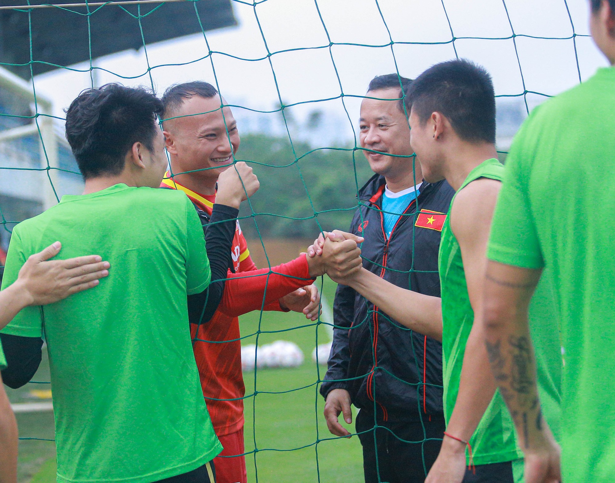 Cầu thủ Hà Nội FC vui mừng khi gặp lại các đồng đội ở đội tuyển Việt Nam - Ảnh 4.
